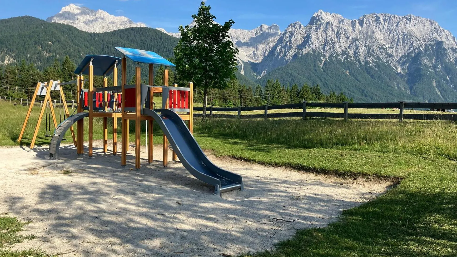 Jugendherberge Mittenwald 0*,  Germany